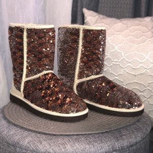 UGG Women’s Classic Short Sparkles, New in Box